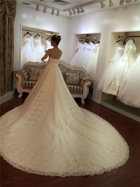 A-line Wedding Dress with Fitted Bodice | Flosluna FlosLuna A-line Wedding Dress with Fitted Bodice | Flosluna FlosLuna